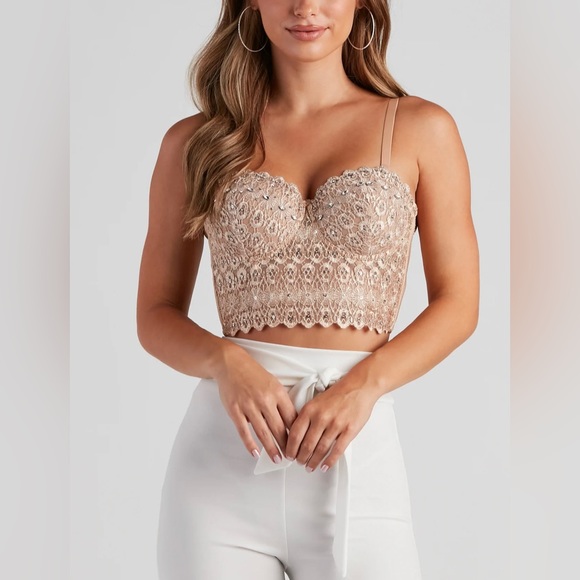 WINDSOR: Reigning Lace Crop Top - Picture 3 of 13